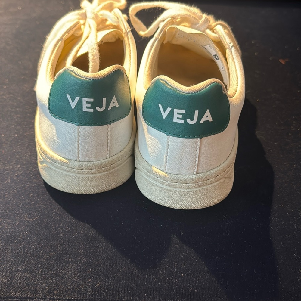 Veja™ Vegan Leather Urca Sneakers